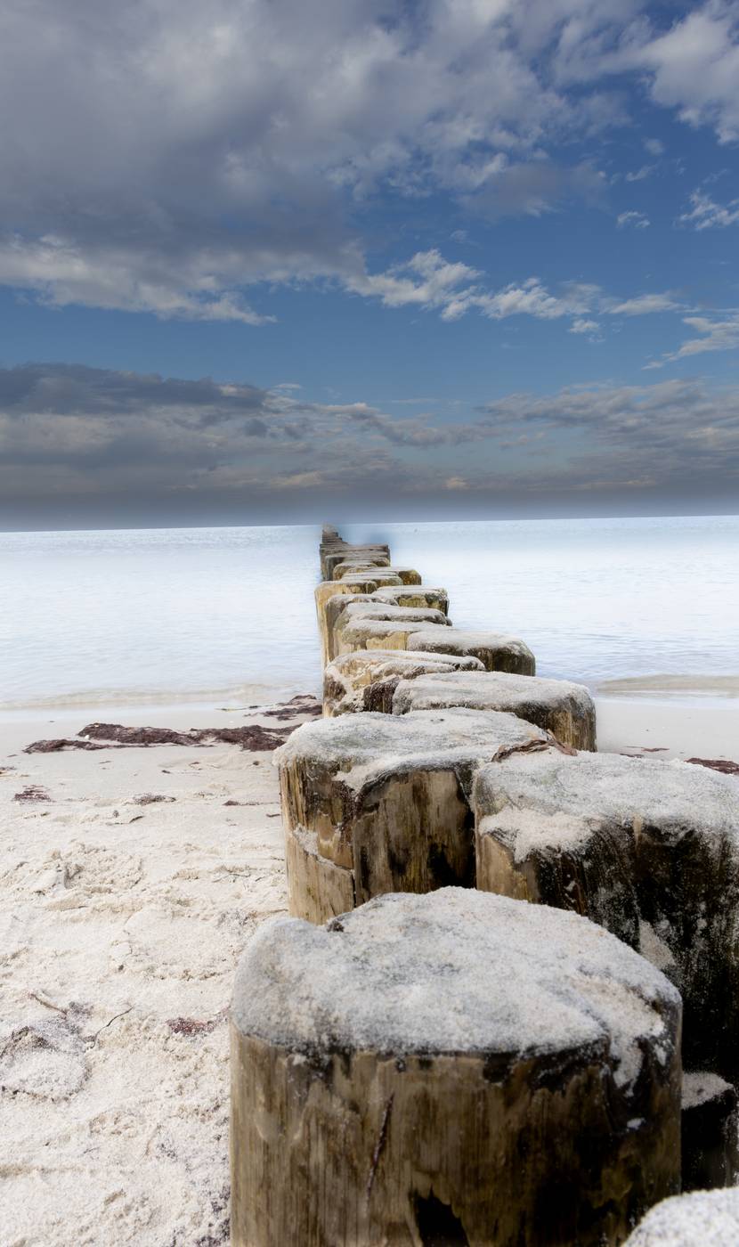 Holzbuhnen am Strand, Langzeitbelichtung